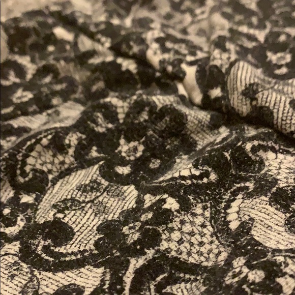 Charlotte Russe Lace Print Bodycon Mini Skirt - Picture 4 of 4